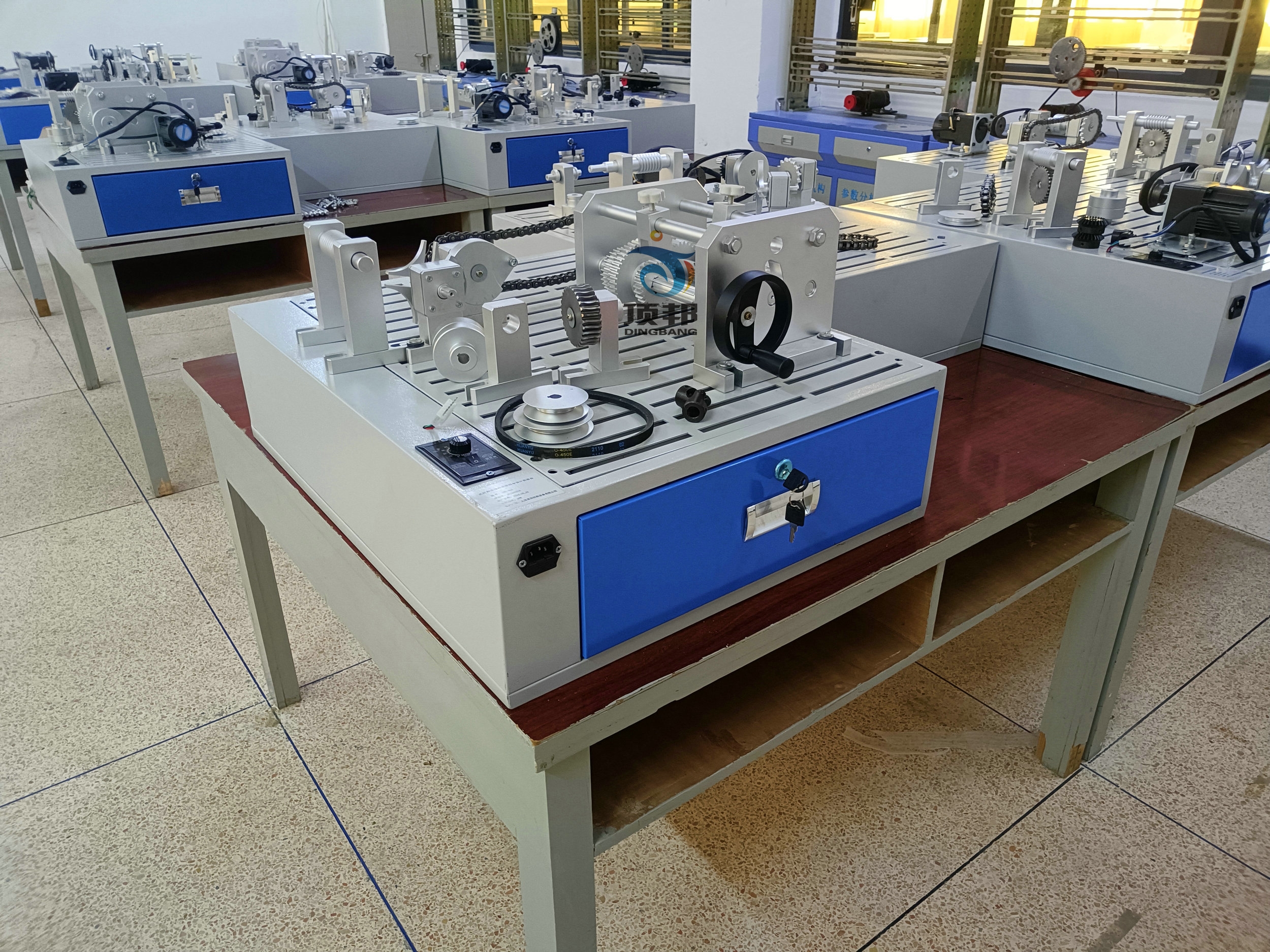 ��yʽ�Cеϵ�y���ӄ��½M���OӋ����_