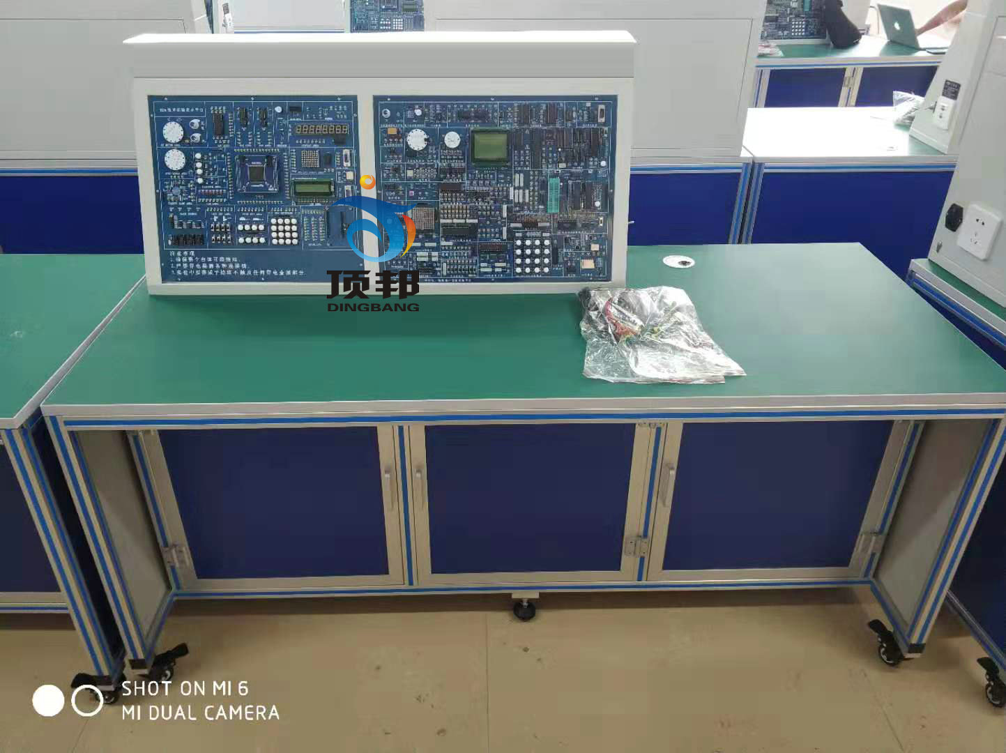 ��Ƭ�C(j��)FPGA�C�ό�(sh��)�(y��n)�b��